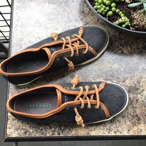 Gently used Sperry Topsider Sneakers size 6.5